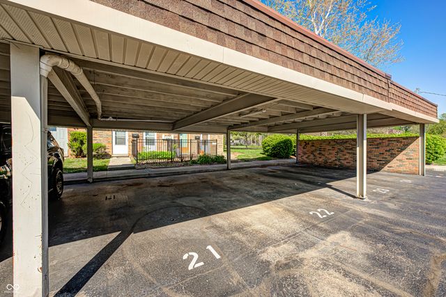7476 Country Brook Drive, Indianapolis, IN 46260