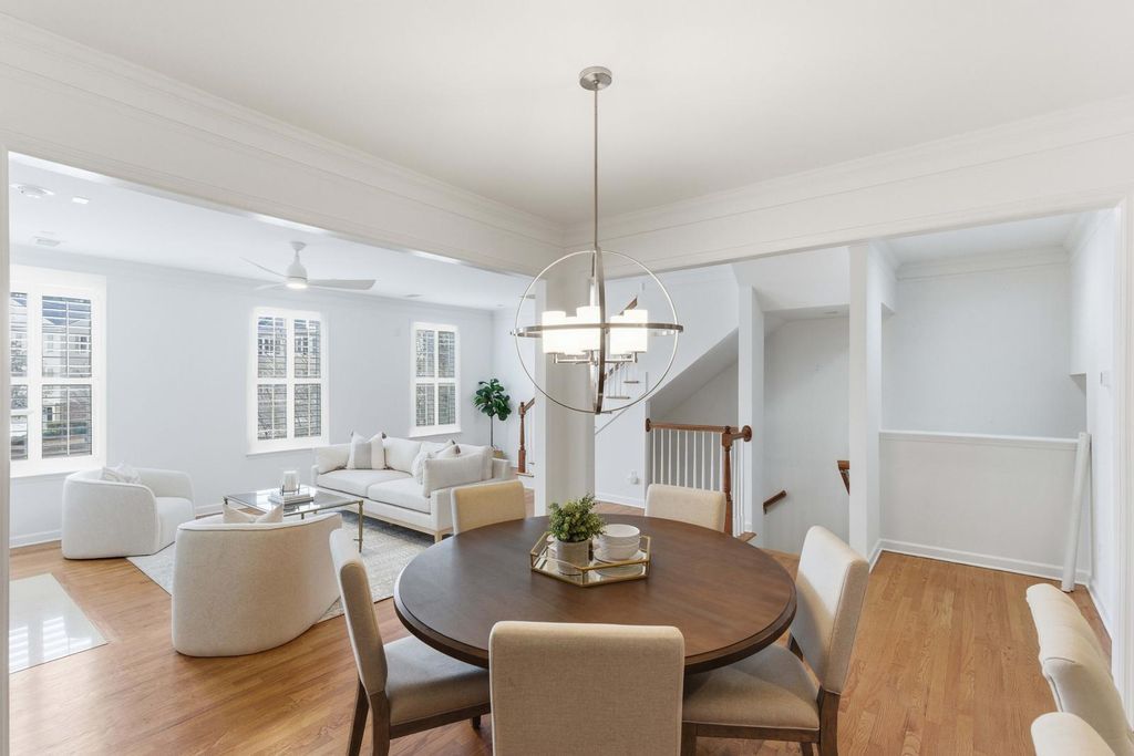 Image 15 of property listing at 124 Palm Cove Way, Mount Pleasant, SC 29466