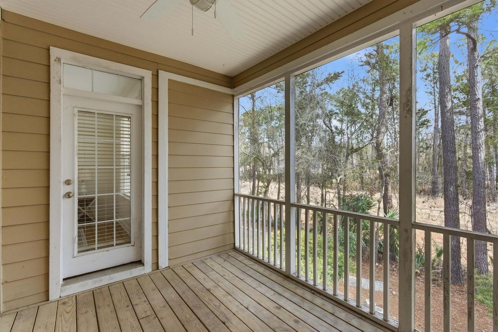 Image 23 of property listing at 124 Palm Cove Way, Mount Pleasant, SC 29466