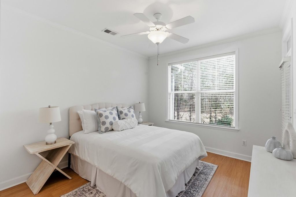 Image 26 of property listing at 124 Palm Cove Way, Mount Pleasant, SC 29466