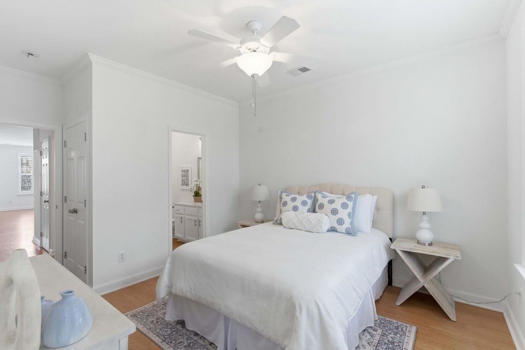 Image 28 of property listing at 124 Palm Cove Way, Mount Pleasant, SC 29466