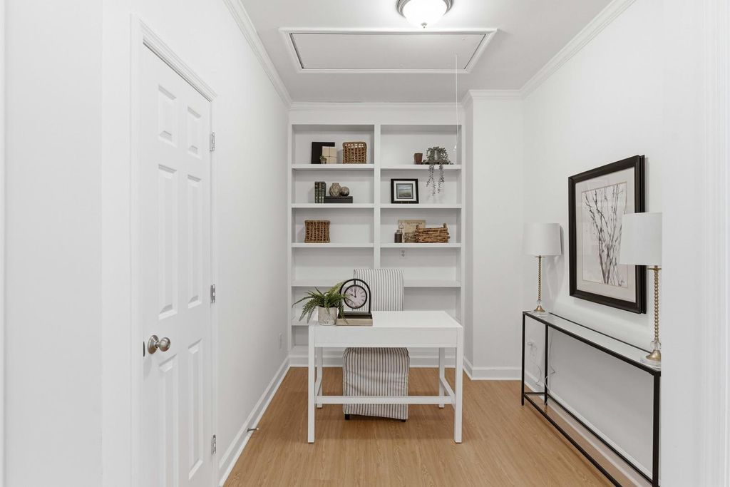 Image 33 of property listing at 124 Palm Cove Way, Mount Pleasant, SC 29466