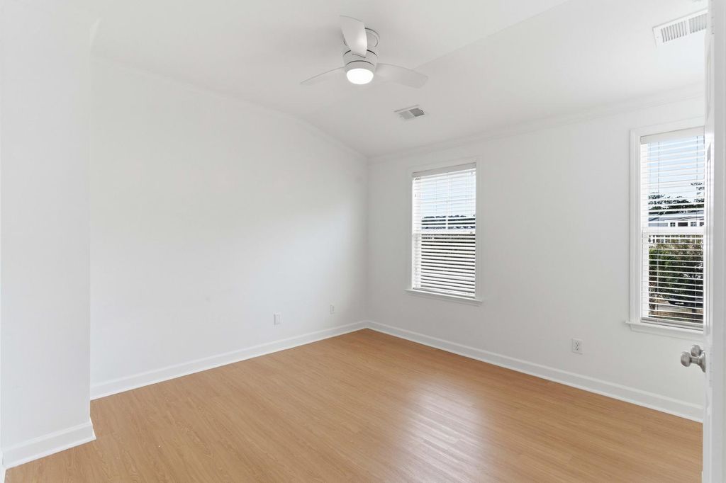 Image 34 of property listing at 124 Palm Cove Way, Mount Pleasant, SC 29466