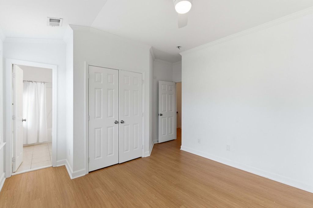 Image 35 of property listing at 124 Palm Cove Way, Mount Pleasant, SC 29466