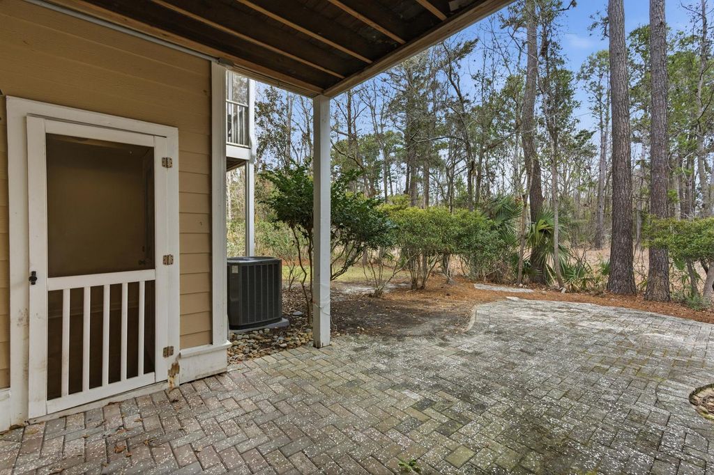Image 54 of property listing at 124 Palm Cove Way, Mount Pleasant, SC 29466