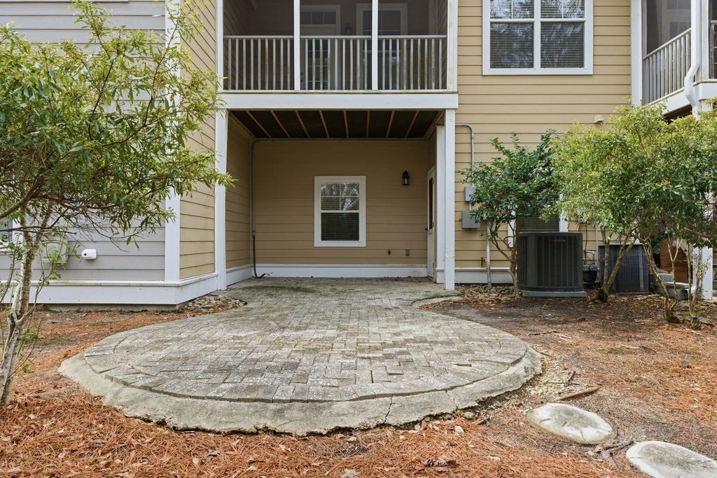 Image 56 of property listing at 124 Palm Cove Way, Mount Pleasant, SC 29466