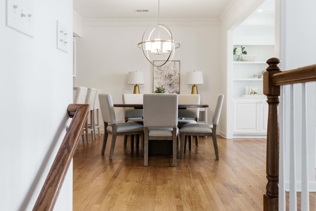 Image 9 of property listing at 124 Palm Cove Way, Mount Pleasant, SC 29466