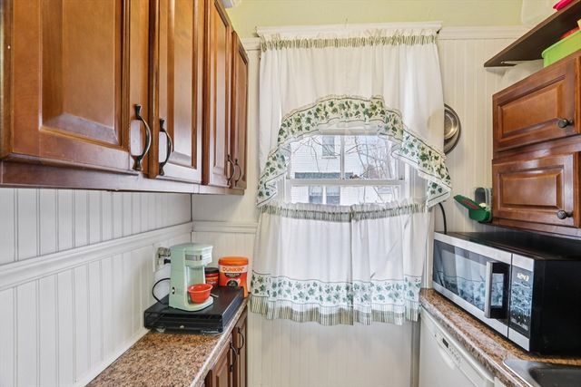 6 Idalla Ave, Worcester, MA 01606