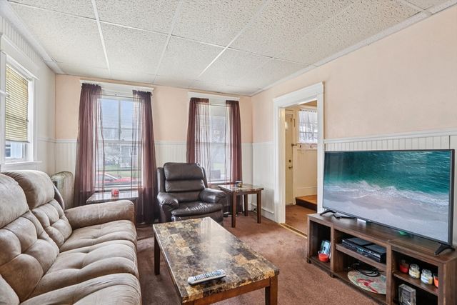 6 Idalla Ave, Worcester, MA 01606