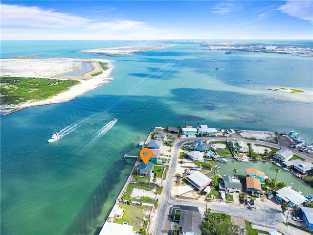 110 Bayshore Dr, Ingleside On The Bay, TX 78362