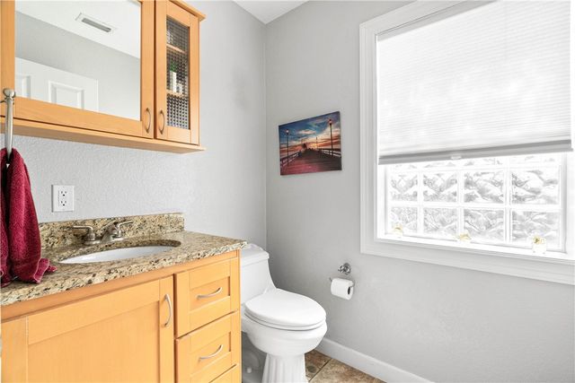 110 Bayshore Dr, Ingleside On The Bay, TX 78362