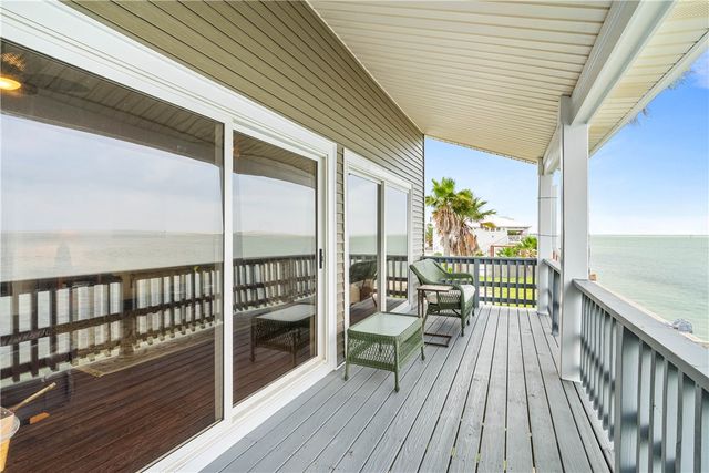 110 Bayshore Dr, Ingleside On The Bay, TX 78362