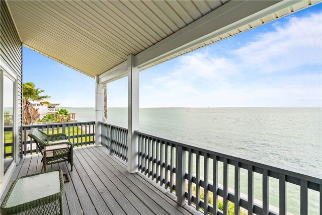 110 Bayshore Dr, Ingleside On The Bay, TX 78362