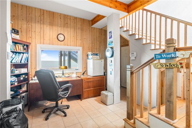 110 Bayshore Dr, Ingleside On The Bay, TX 78362