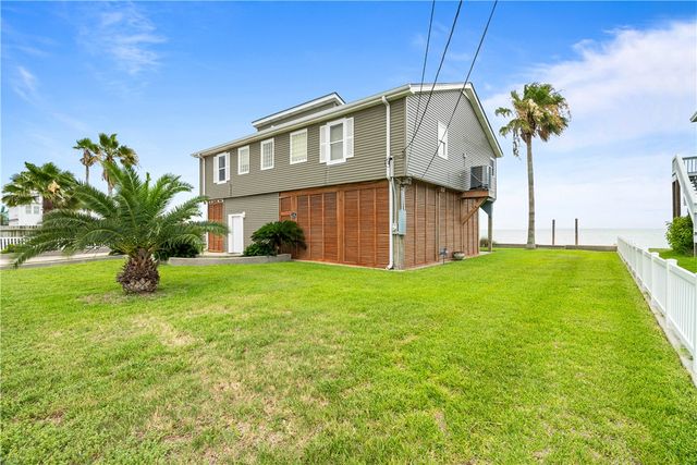 110 Bayshore Dr, Ingleside On The Bay, TX 78362