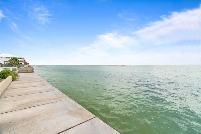 110 Bayshore Dr, Ingleside On The Bay, TX 78362