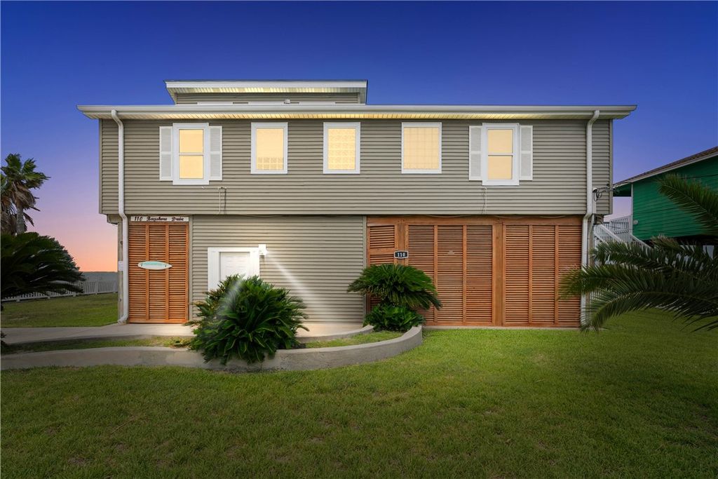 110 Bayshore Dr, Ingleside On The Bay, TX 78362