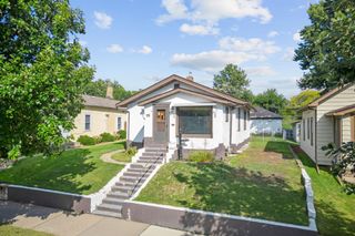 735 Buchanan Street NE, Minneapolis, MN 55413