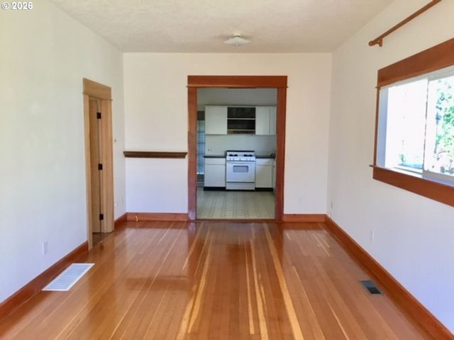 8415 Se 17TH Ave, Portland, OR 97202