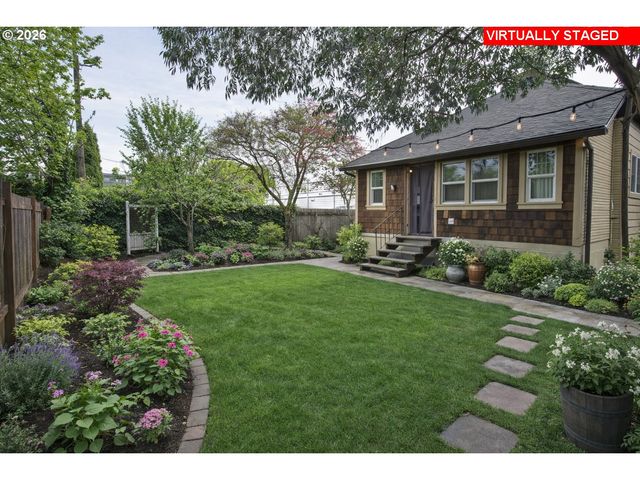 8415 Se 17TH Ave, Portland, OR 97202