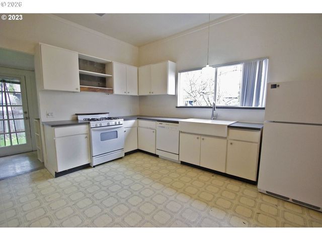 8415 Se 17TH Ave, Portland, OR 97202