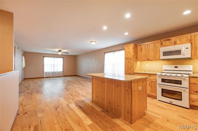 404 Washington Avenue, East Alton, IL 62024