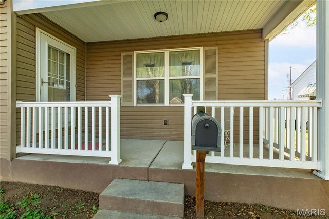 404 Washington Avenue, East Alton, IL 62024