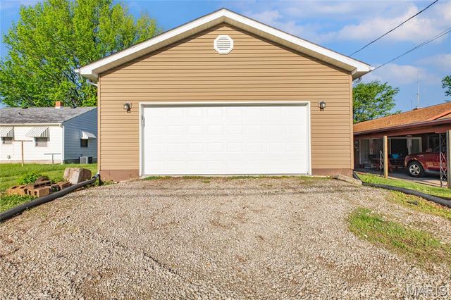 404 Washington Avenue, East Alton, IL 62024