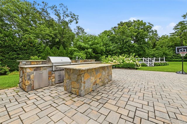 2 Jane Street, Miller Place, NY 11764
