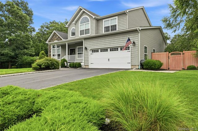 2 Jane Street, Miller Place, NY 11764