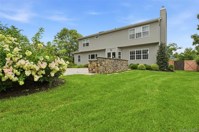 2 Jane Street, Miller Place, NY 11764