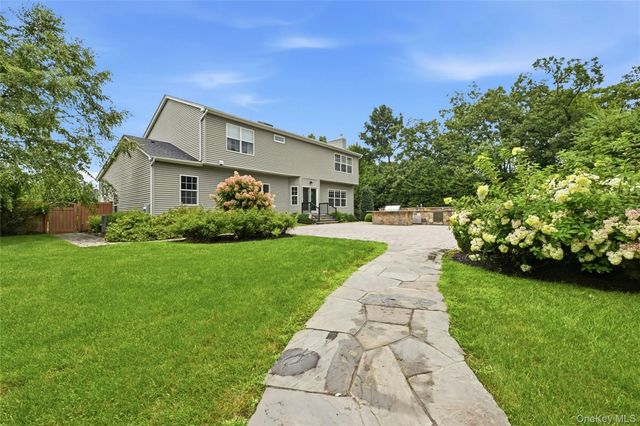 2 Jane Street, Miller Place, NY 11764