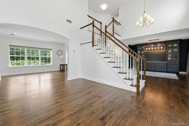 2 Jane Street, Miller Place, NY 11764