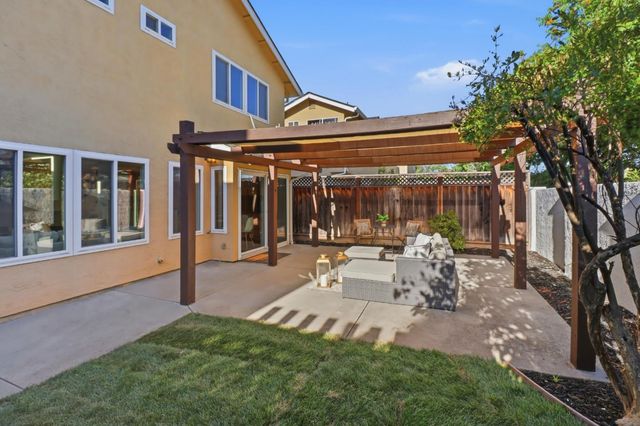 58 Country Fields Lane, San Jose, CA 95136