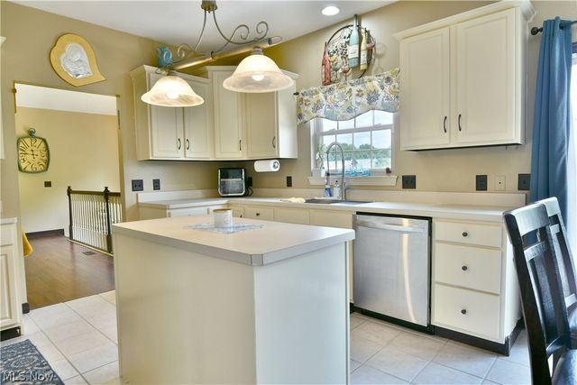 4850 Lynn Place NW, Warren, OH 44483