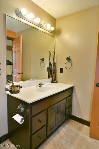 4850 Lynn Place NW, Warren, OH 44483