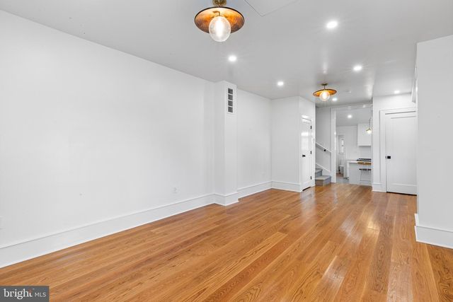 37 E PLEASANT ST, Philadelphia, PA 19119