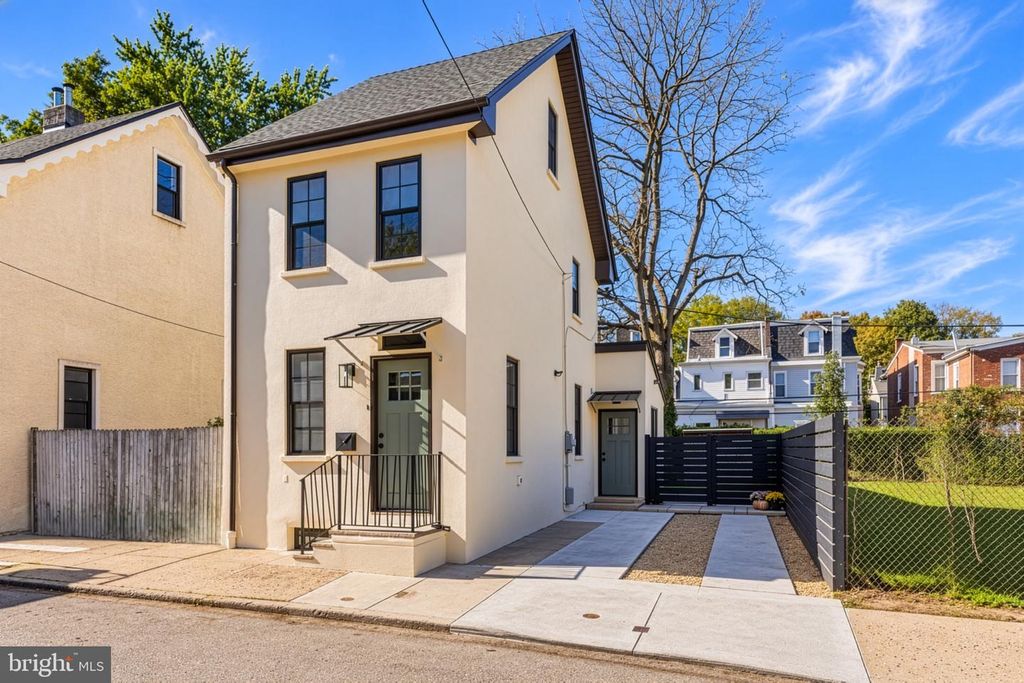 37 E PLEASANT ST, Philadelphia, PA 19119