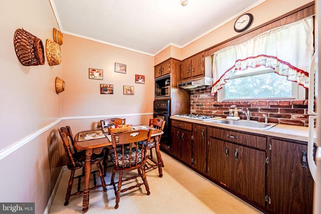 4352 RUTH RD, Emmaus, PA 18049