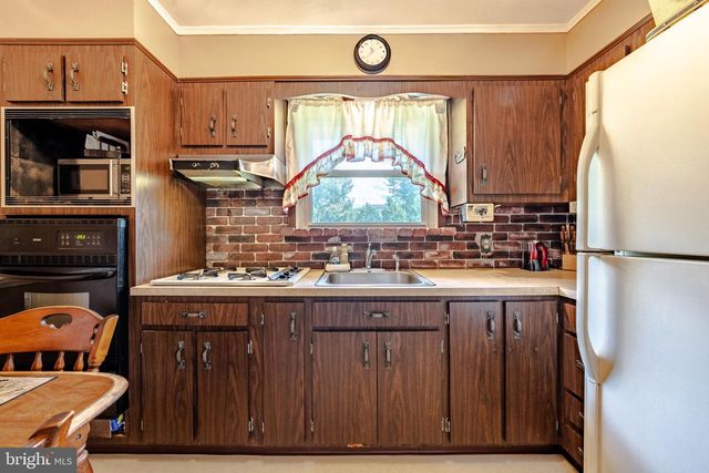 4352 RUTH RD, Emmaus, PA 18049