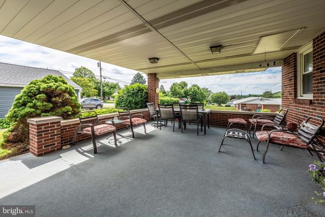 4352 RUTH RD, Emmaus, PA 18049