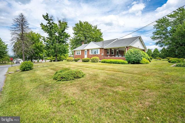 4352 RUTH RD, Emmaus, PA 18049