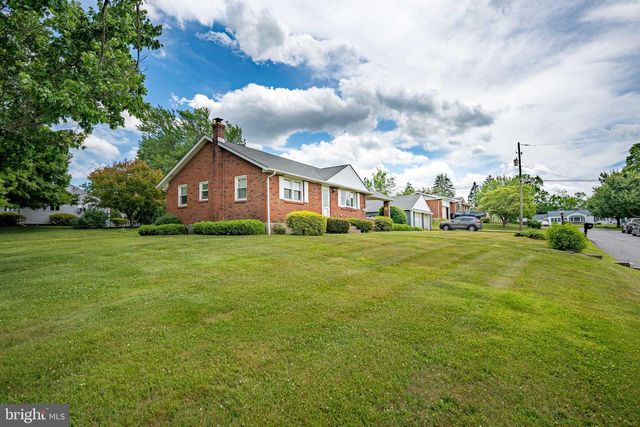 4352 RUTH RD, Emmaus, PA 18049