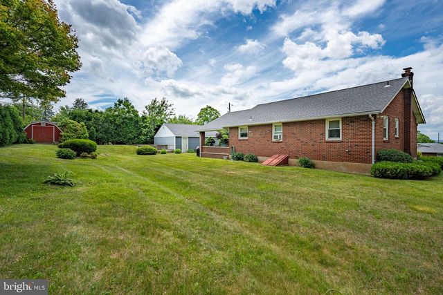 4352 RUTH RD, Emmaus, PA 18049