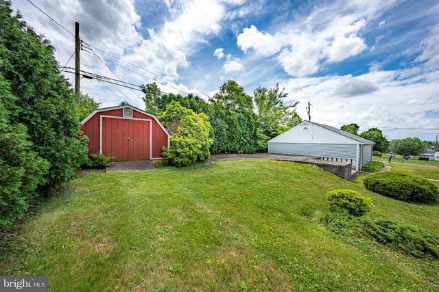 4352 RUTH RD, Emmaus, PA 18049