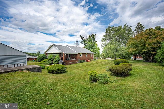 4352 RUTH RD, Emmaus, PA 18049