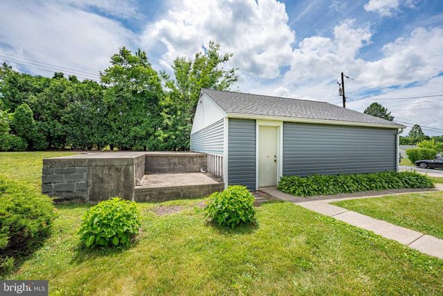 4352 RUTH RD, Emmaus, PA 18049