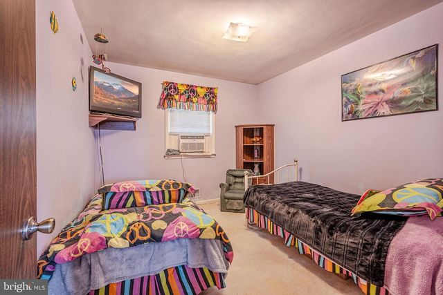 4352 RUTH RD, Emmaus, PA 18049