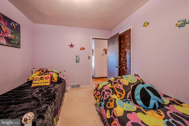 4352 RUTH RD, Emmaus, PA 18049