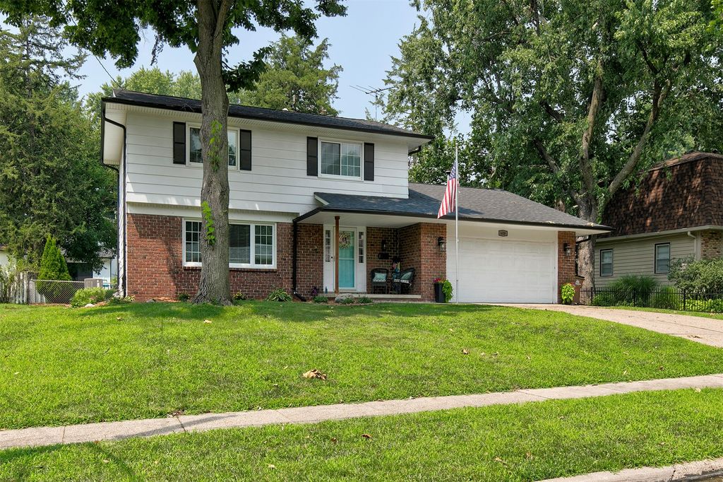 608 34th Street, West Des Moines, IA 50265